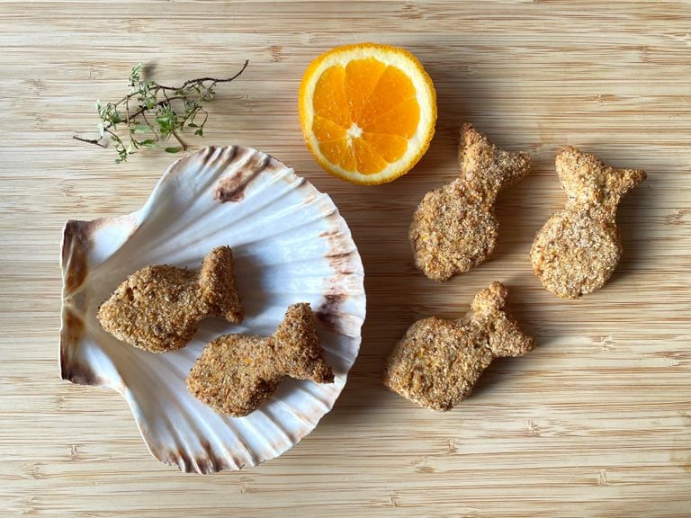 Lachs-Nuggets mit Orangenscheibe