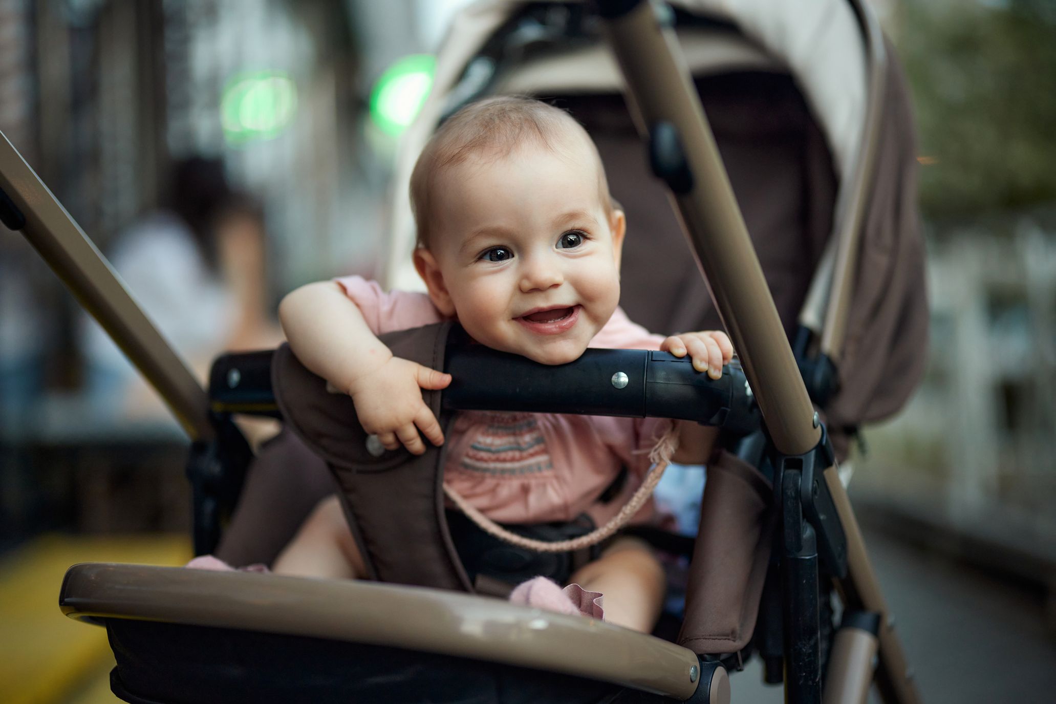 Baby im Kinderwagen