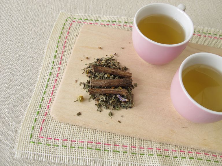 Tee, Kräuter und Süssholzwurzel