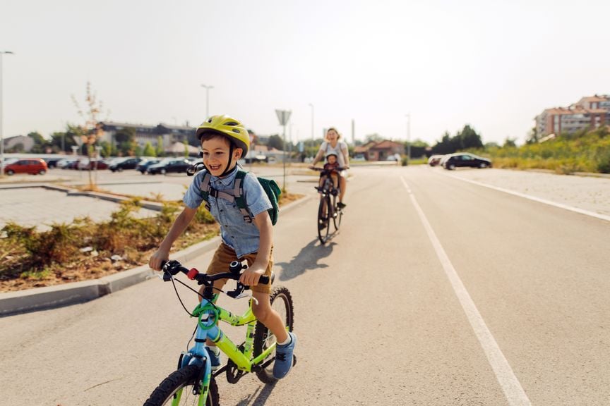 Familie mit dem Fahrrad