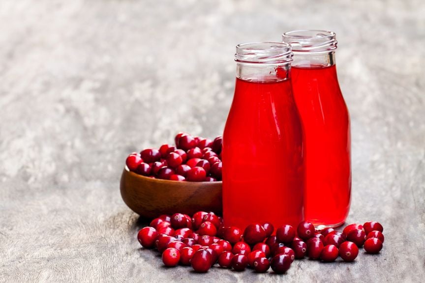 Frische Cranberries und Saft