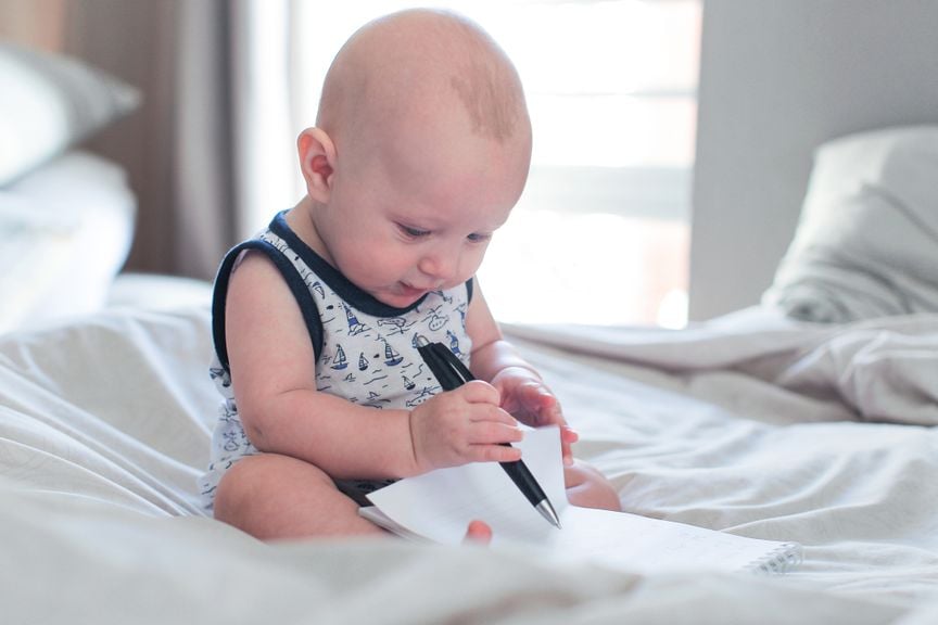 Baby macht Notizen
