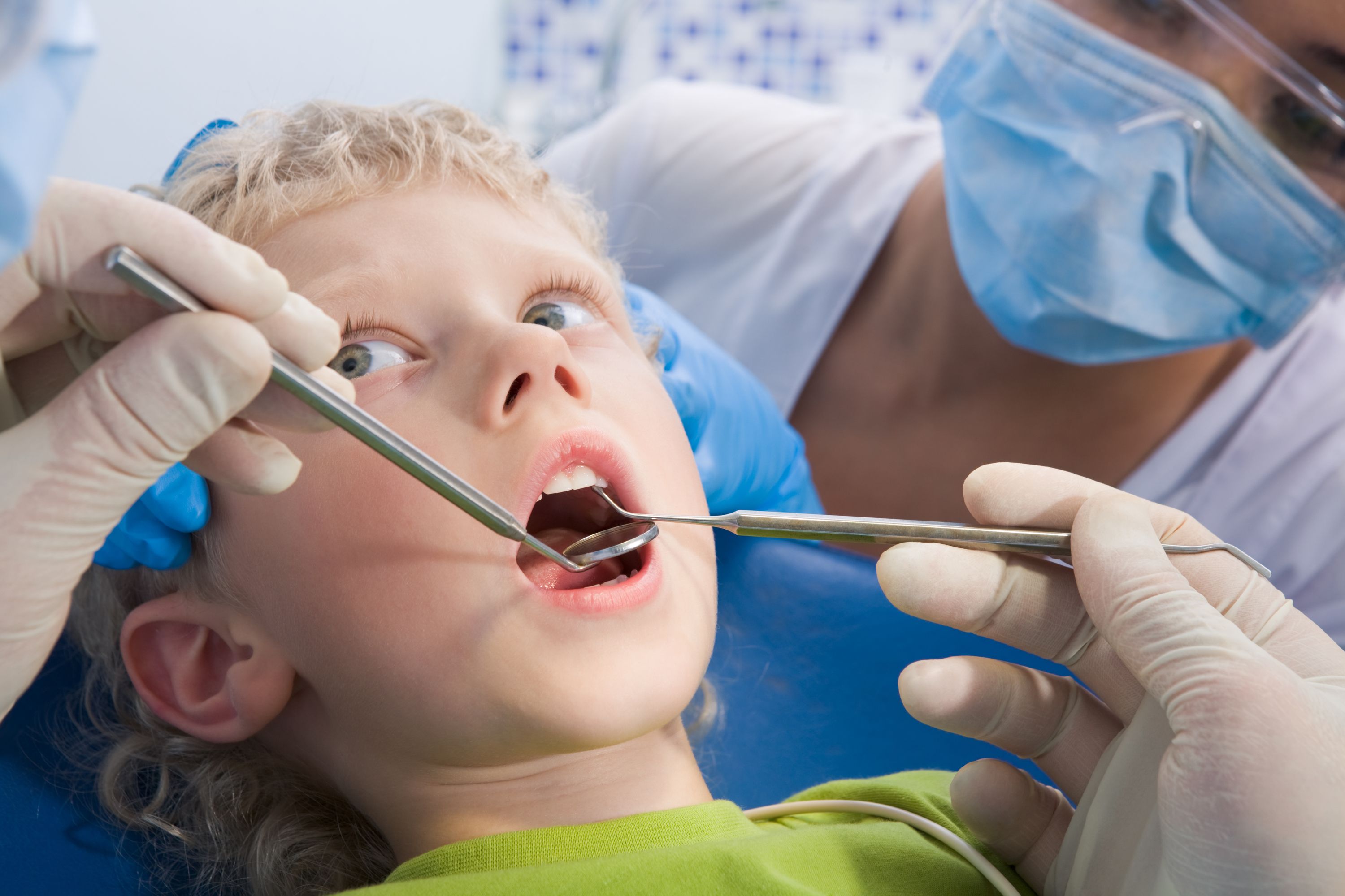 Лечение стоматологических заболеваний. Пульпит молочных зубов. Пульпит детская стоматология. Осмотр полости рта у детей.