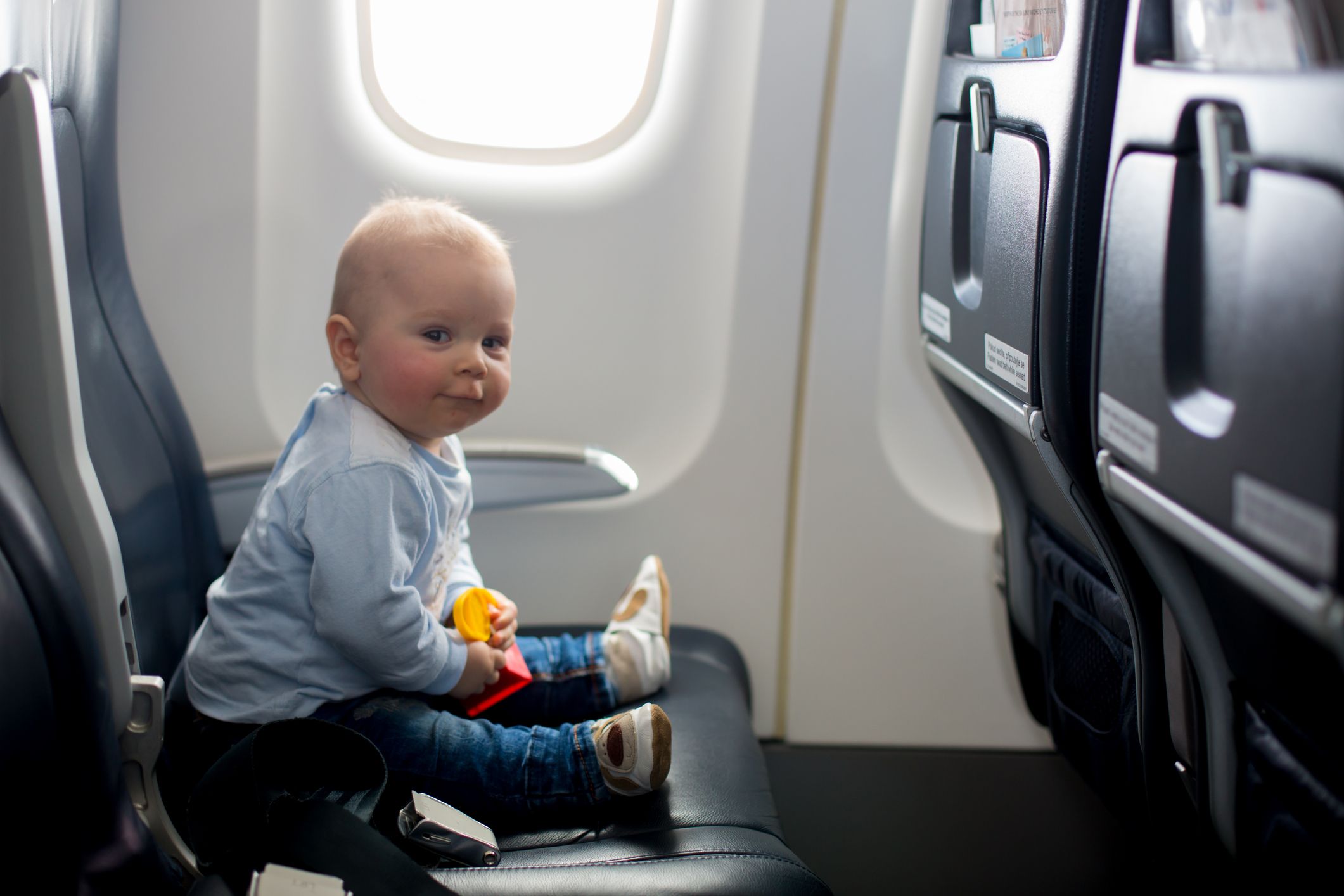 Kindersitz Flugzeug: Was Sie beachten müssen