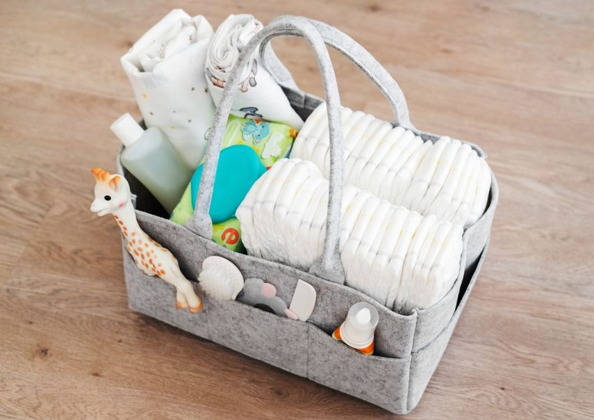 Stoffkorb mit Wickelutensilien