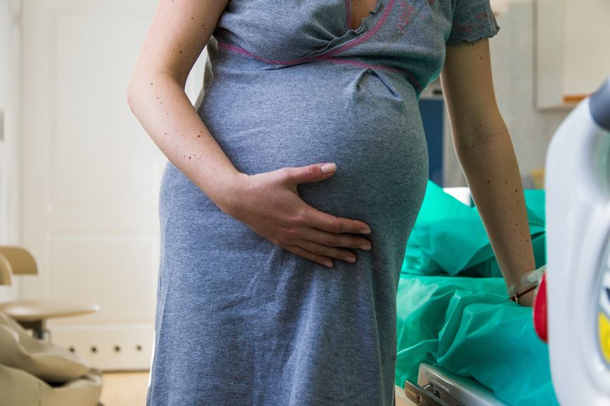 Schwangere mit Wehen im Spital