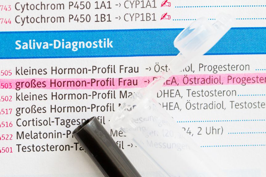 Untersuchungsblatt für ein Hormonprofil bei der Frau; Diagnostik wegen Kinderwunsch, Salvia Diagnostik 